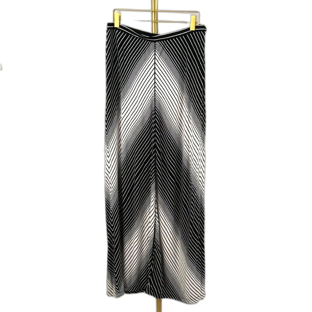 Max Studio Women's Black White Chevron Stripe Long Maxi Skirt Size Medium
